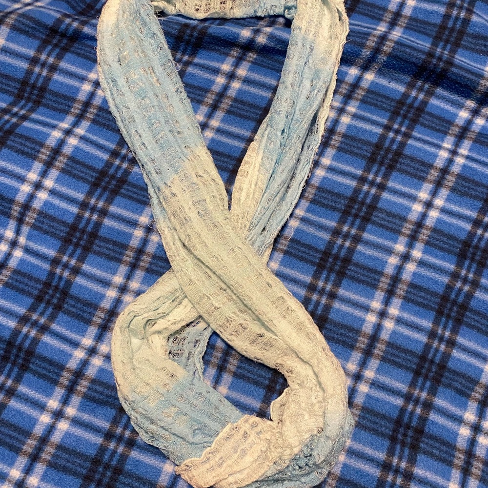 Cato’s Lightweight ombré scarf